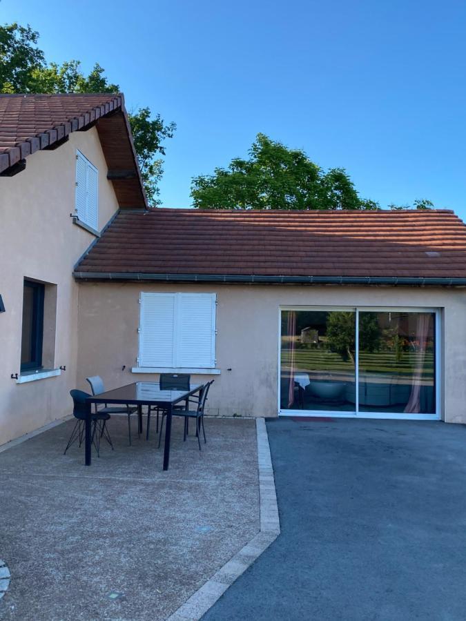 Agréable chambre d’hôte calme avec piscine Souvans Exterior foto