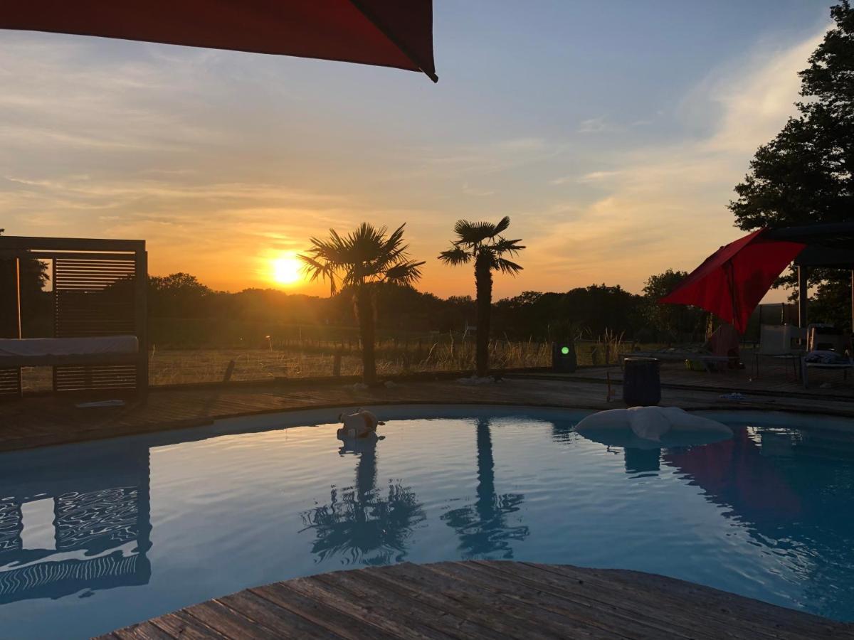 Agréable chambre d’hôte calme avec piscine Souvans Exterior foto